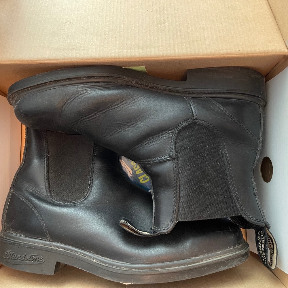 Blundstone Chelsea Style Dress Boot